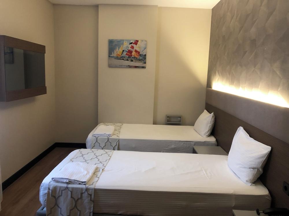 Niconya Port Suite&Hotel Room Type - Deluxe Twin Room