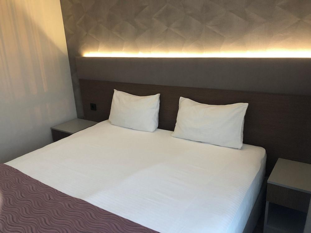 Niconya Port Suite&Hotel Room Type - Economy Double Room, 1 Queen Bed