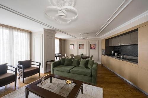 Continental Hotel Pera Room Type - Deluxe Family Suite Continental Hotel Pera Room Type - Deluxe Family Suite