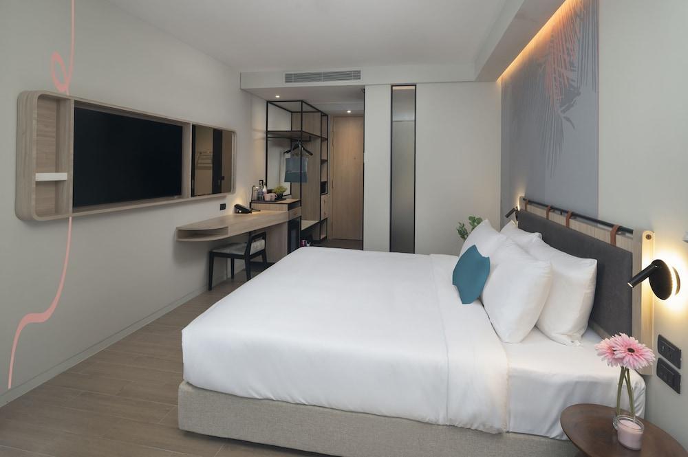 JonoX Phuket Karon Hotel - Tap to explore photos