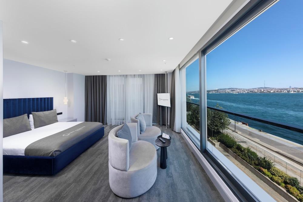 Pera Bosphorus Hotel Room Type - Deluxe Room, Sea View