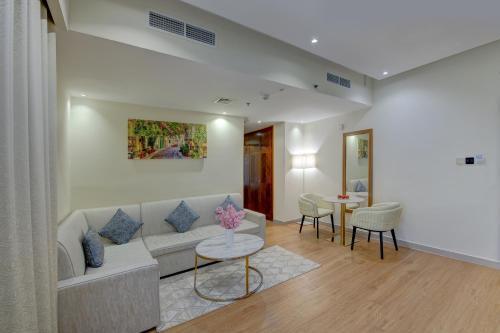 Vendome Plaza Hotel Room Type - Suite with City View