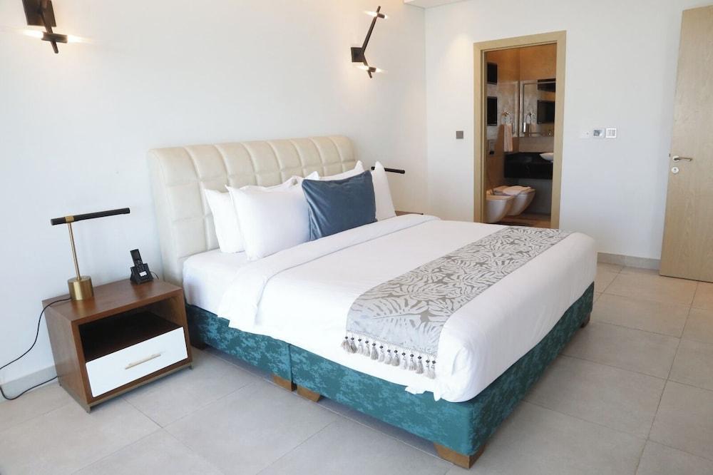 WATERFRONT HOTEL  APARTMENT Room Type - Deluxe Room