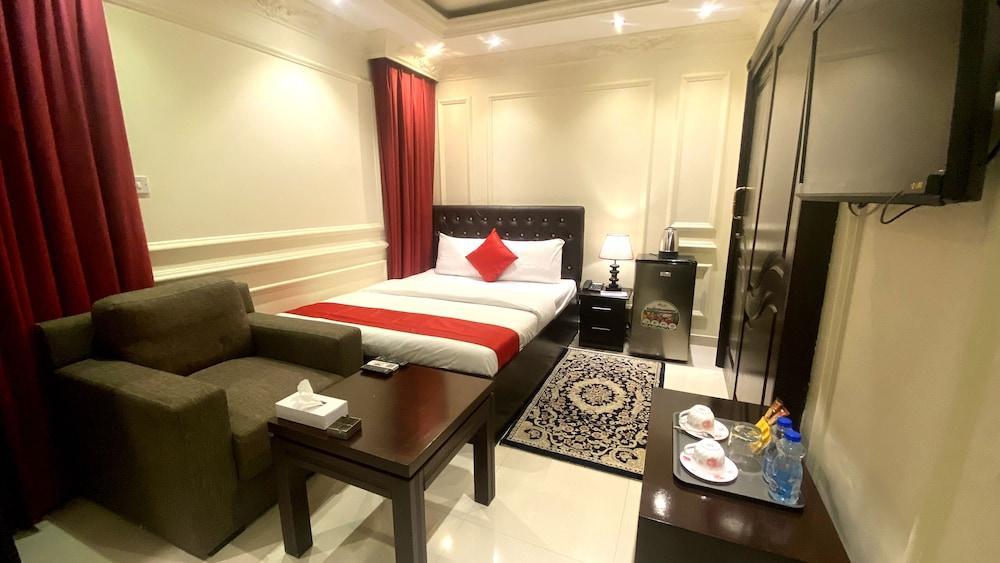 Majestic Hotel Room Type - Standard Room
