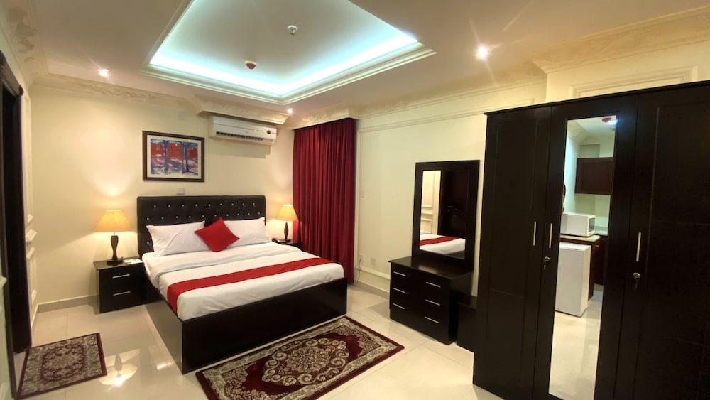 Majestic Hotel Room Type - Deluxe Room