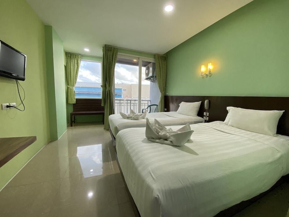 77 Patong Hotel & Spa Room Type - Superior Twin Room, 2 Twin Beds, Non Smoking, City View 77 Patong Hotel & Spa Room Type - Superior Twin Room, 2 Twin Beds, Non Smoking, City View