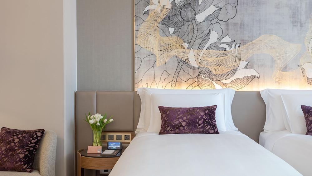 Chatrium Grand Bangkok Room Type - Premier Twin Room
