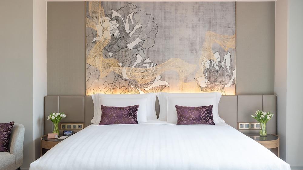 Chatrium Grand Bangkok Room Type - Premier Room