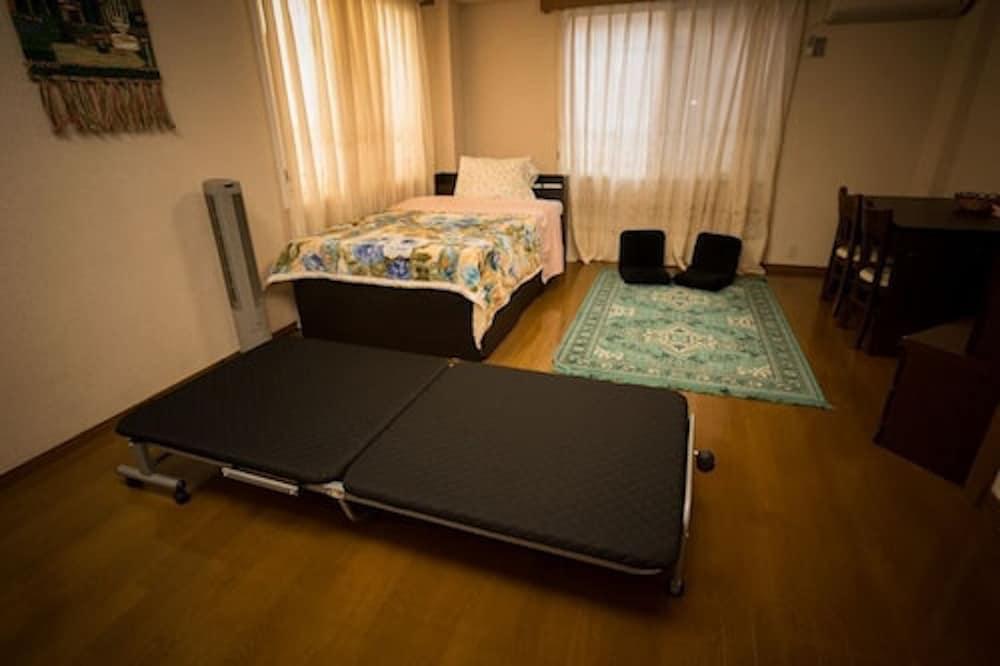 Centrally Located Deluxe Furnished.4 - Tap to explore photos