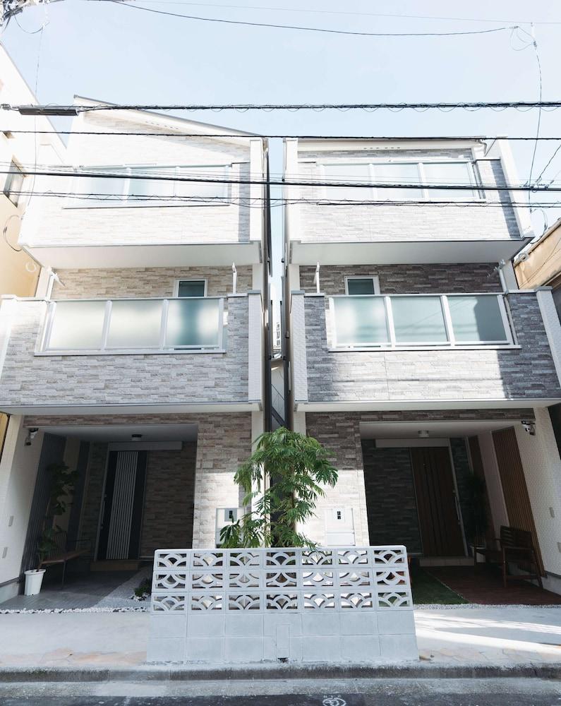 Back to 90s American Style House