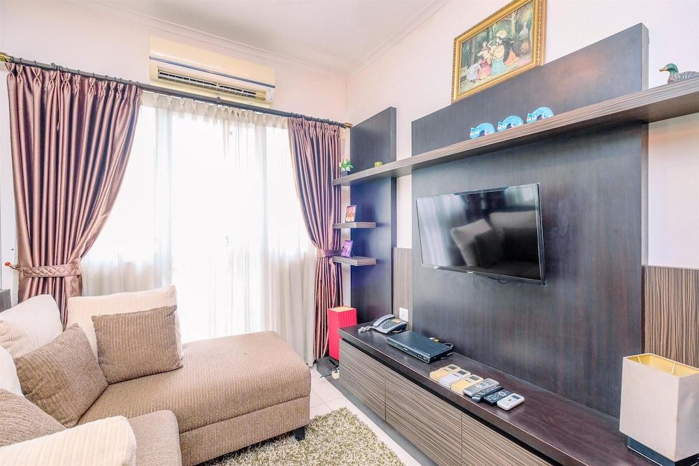 Cozy And Nice 2Br Apartment At Maple Park Sunter - Tap to explore photos