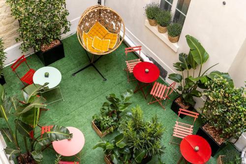 Avalon Cosy Hotel Paris Gare du Nord - Tap to explore photos