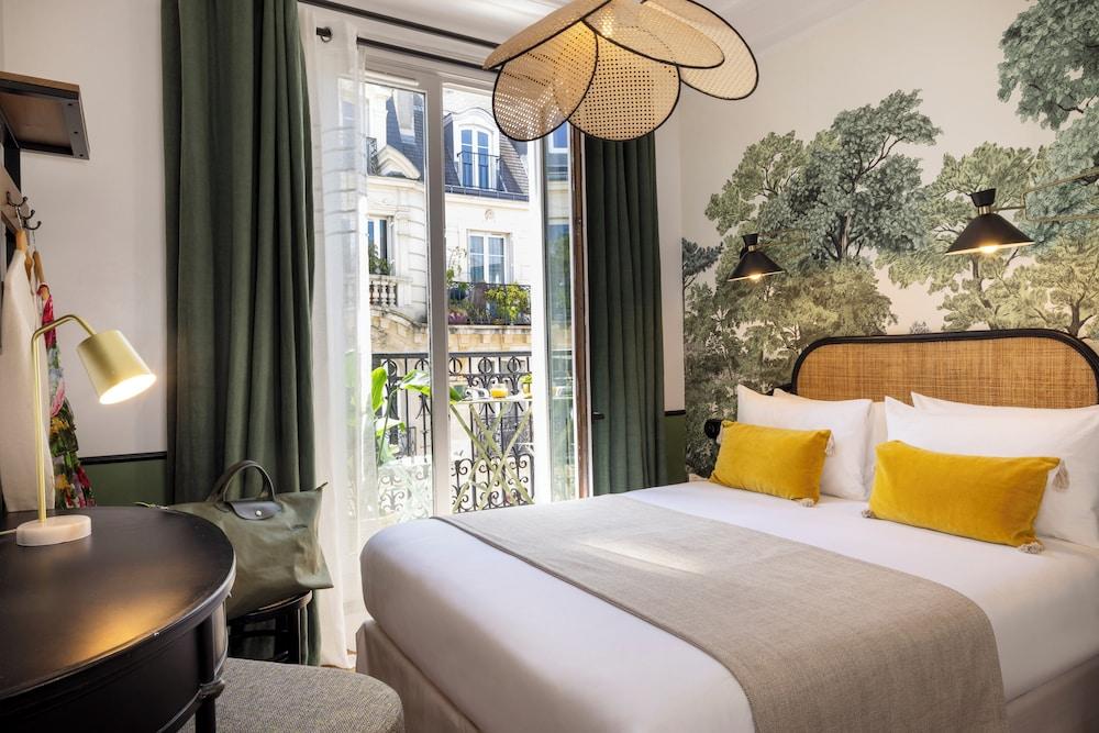 Avalon Cosy Hotel Paris Gare du Nord Room Type - Superior Double Room, Balcony