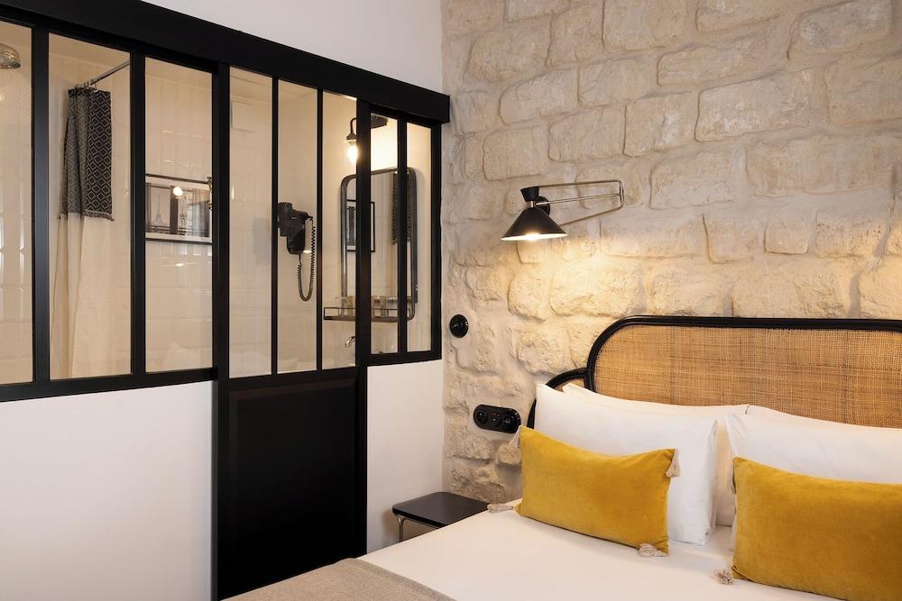 Avalon Cosy Hotel Paris Gare du Nord Room Type - Double Room, Courtyard View