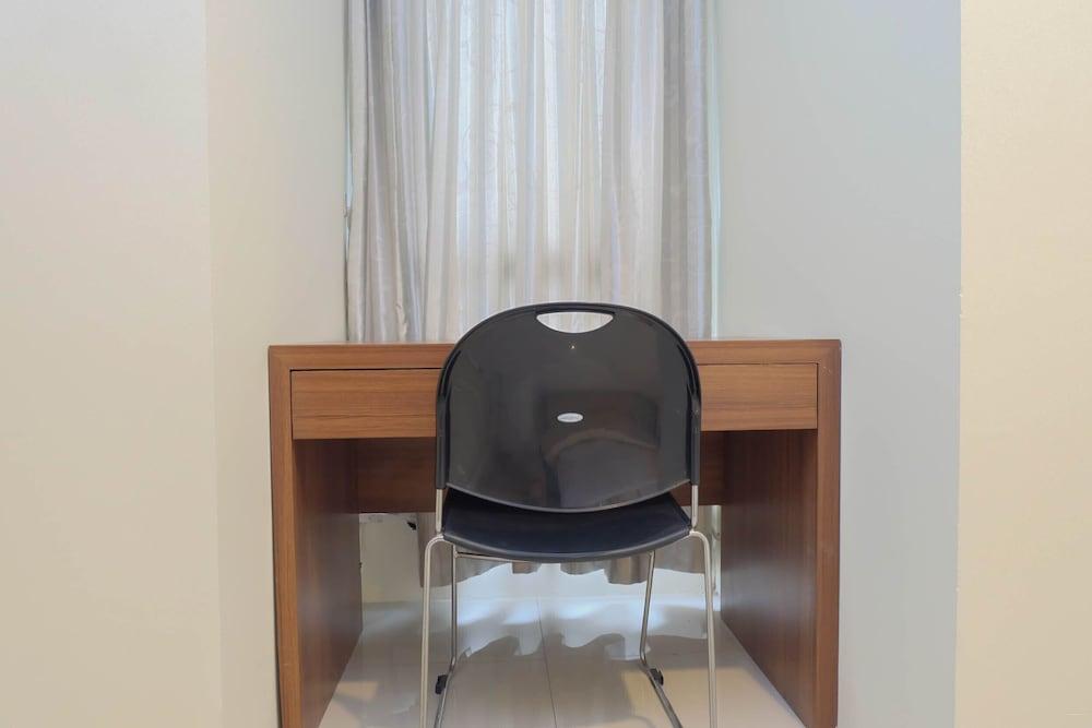 Nice And Comfy Studio Tamansari Semanggi Apartment - Tap to explore photos