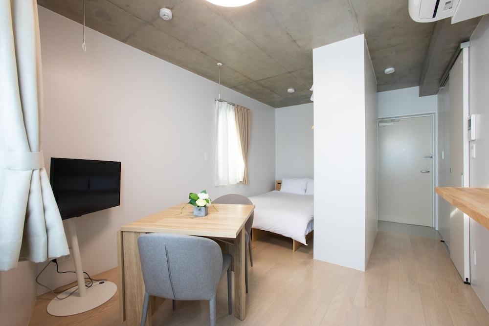 Laffitte Tokyo WEST Room Type - Design Triple Room, Non-smoking (2-3F)