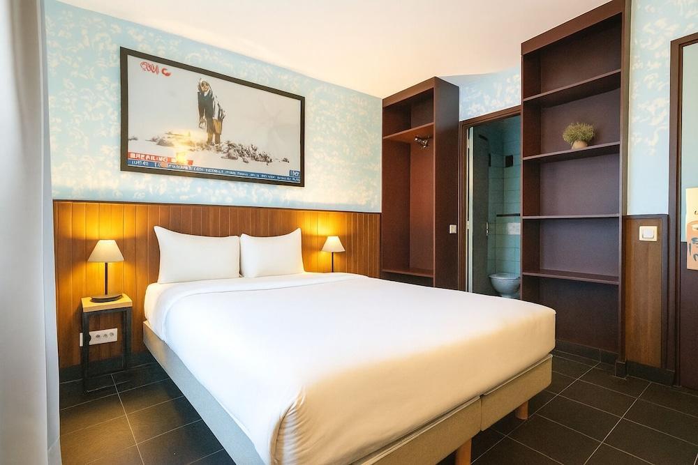 The Walled off Hotel Paris Room Type - Standard Double Room