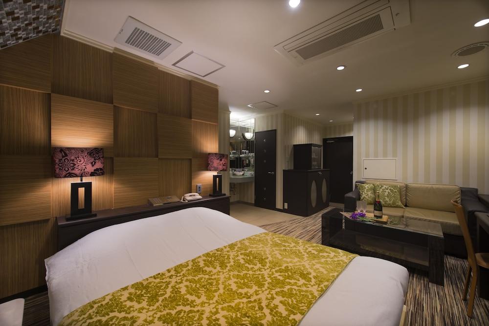 Hotel Linden Oji Room Type - Premium Double Room