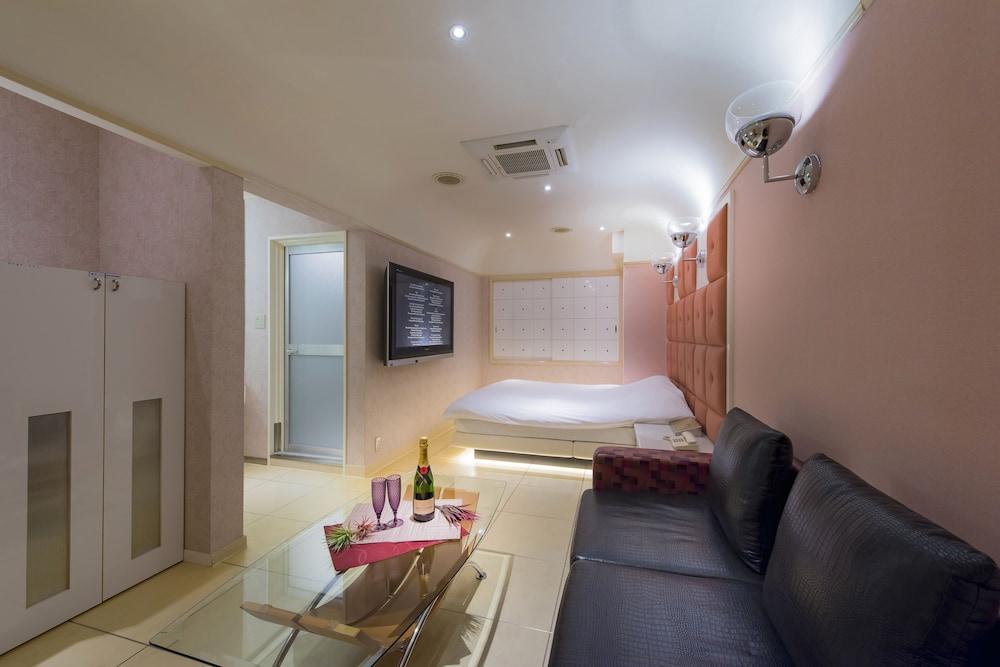 Hotel Linden Oji Room Type - Deluxe Double Room