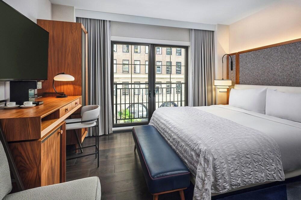 Le Meridien New York, Fifth Avenue - Tap to explore photos