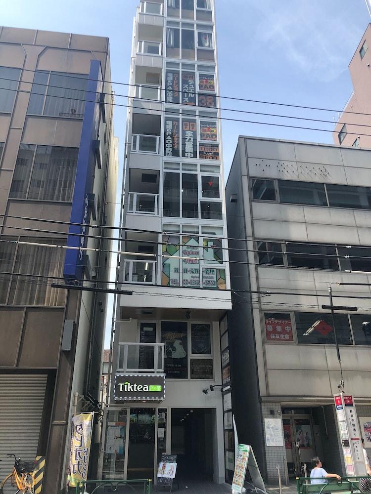 illi Esu Nakano - Tap to explore photos