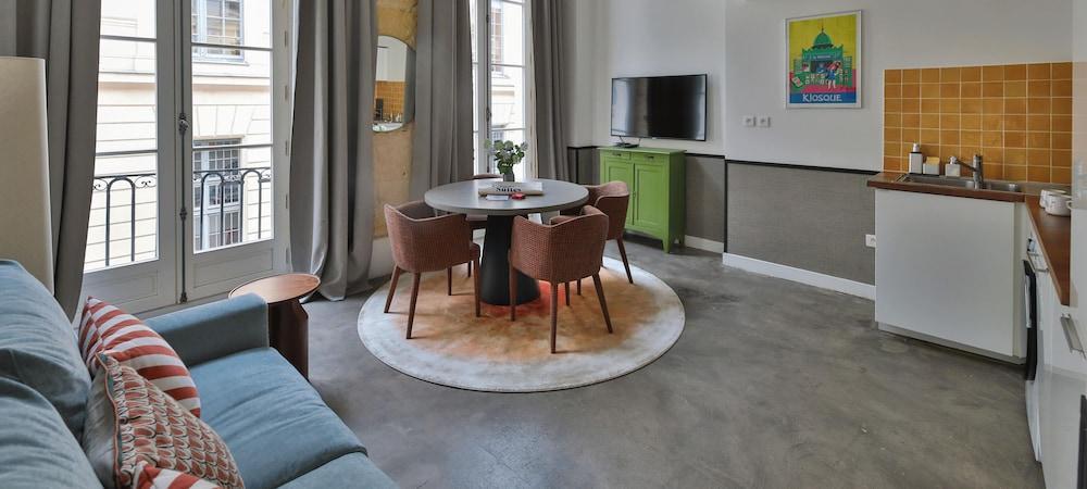 Edgar Suites Paris Louvre - Richelieu 2 - Tap to explore photos