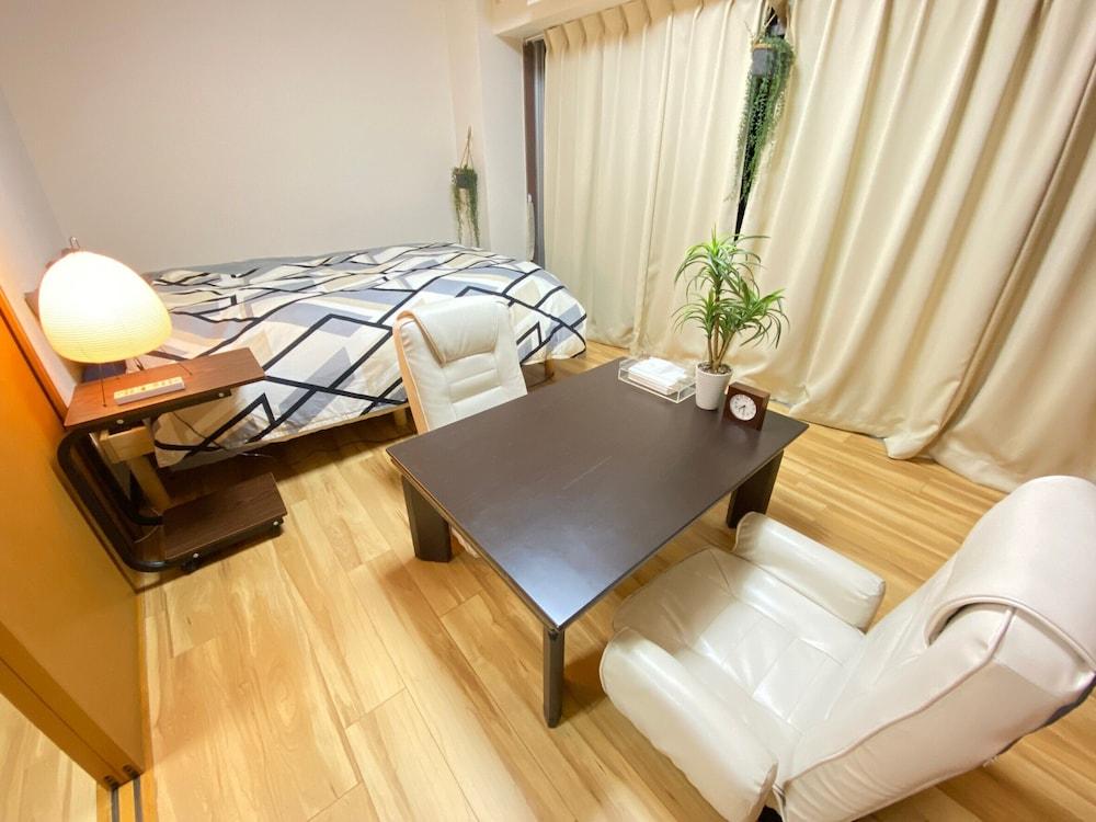 Yoyogi Apartment 2-401 - Tap to explore photos