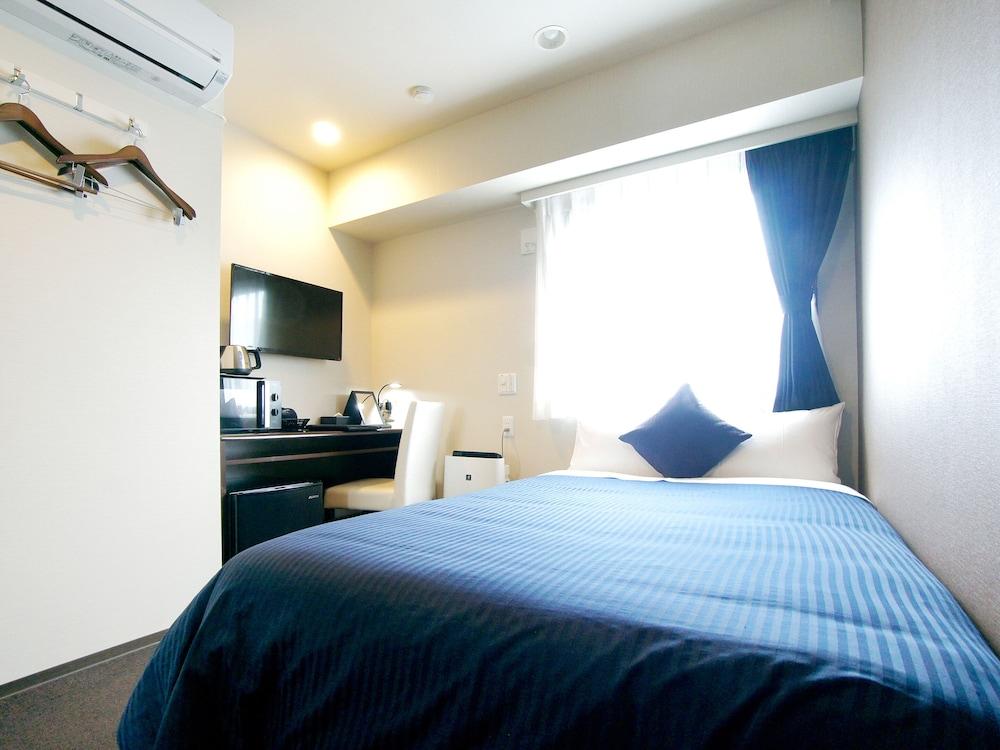 HOTEL LiVEMAX Kasai Ekimae - Tap to explore photos