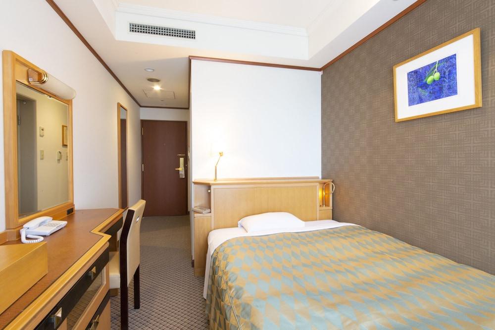 Hotel Le Port Kojimachi - Tap to explore photos