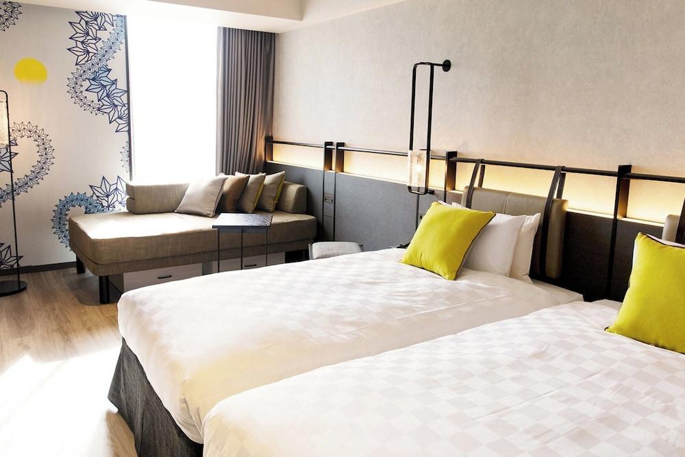 Tokyo Bay Shiomi Prince Hotel Room Type - Superior Twin Room (Single/Double)