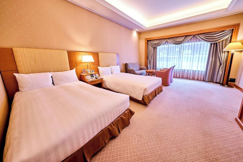 Smile Hotel Tokyo Nishikasai Room Type - [Non Smoking] Deluxe Twin Room