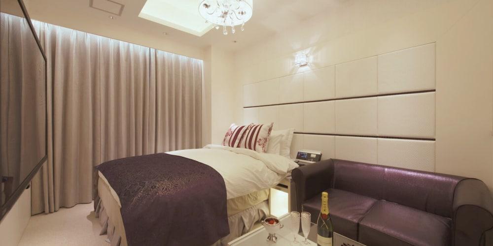 Hotel Glanz Cascata Room Type - Superior Room long stay Check-in 2 PM / Check-out noon, Smoking