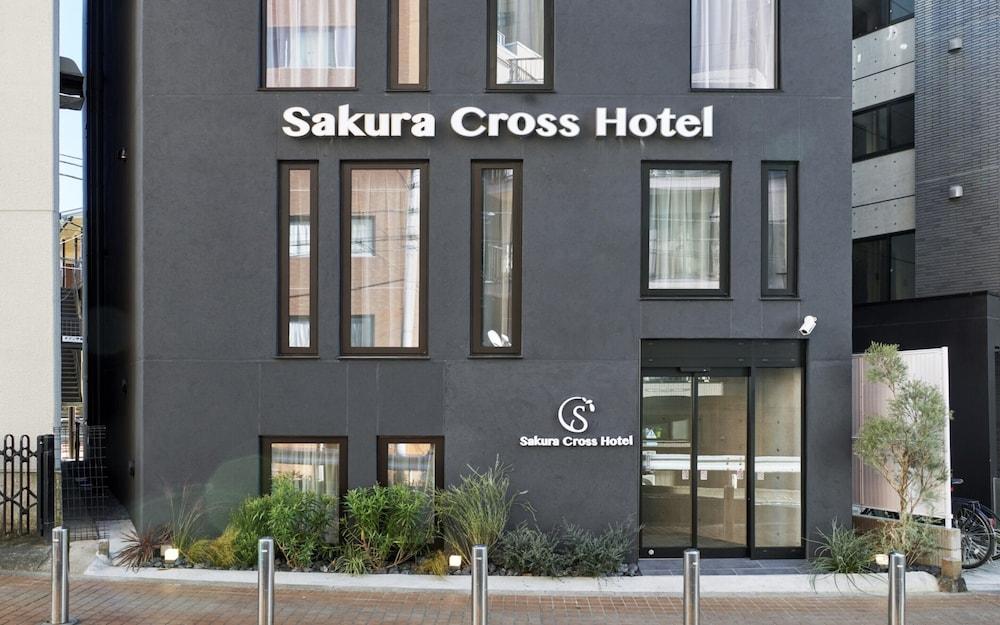 Sakura Cross Hotel Shinjuku East Annex - Tap to explore photos
