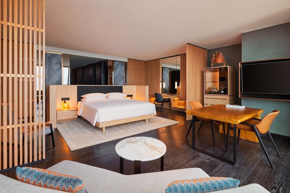 Park Hyatt Jakarta Room Type - 1 KING BED DELUXE