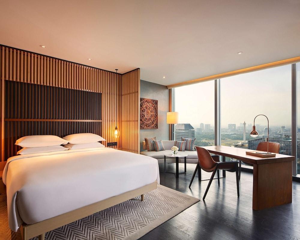 Park Hyatt Jakarta Room Type - Deluxe Room, 1 King Bed (Monas View)