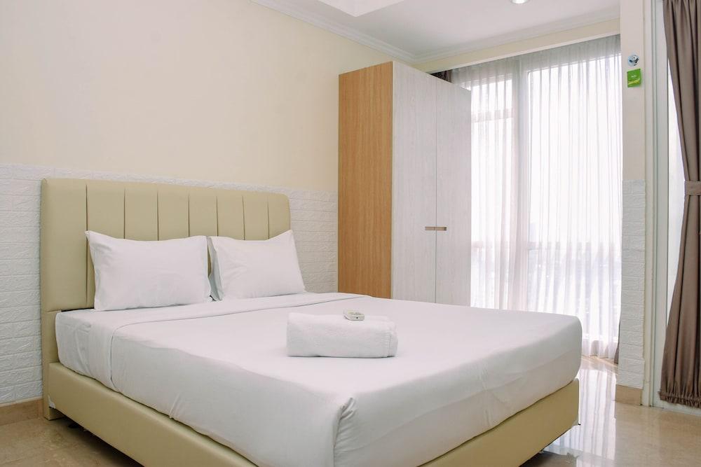 Fancy And Nice Studio Room At Menteng Park Apartment Room Type - Room
