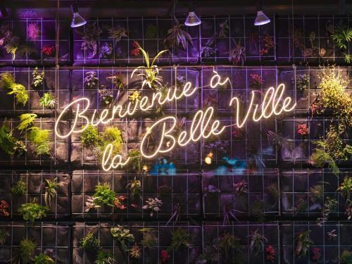 La Belle Ville - Tap to explore photos