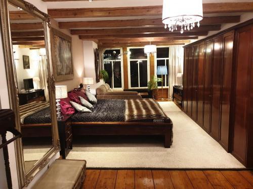 B&B Singel Suites - Tap to explore photos