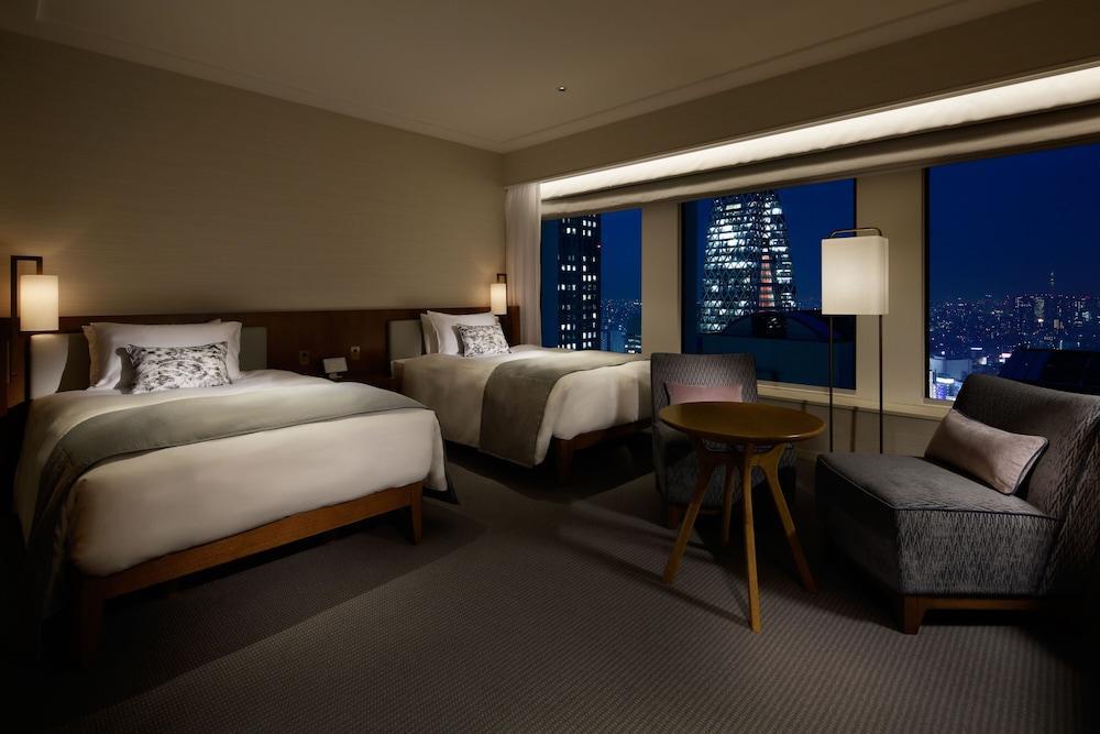 Keio Plaza Hotel Tokyo Room Type - Premier Grand - Deluxe Twin with the Club Lounge Access (breakfast, tea, and bar time)