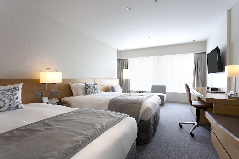 Keio Plaza Hotel Tokyo Room Type - Superior Plus Twin, Non Smoking Keio Plaza Hotel Tokyo Room Type - Superior Plus Twin, Non Smoking
