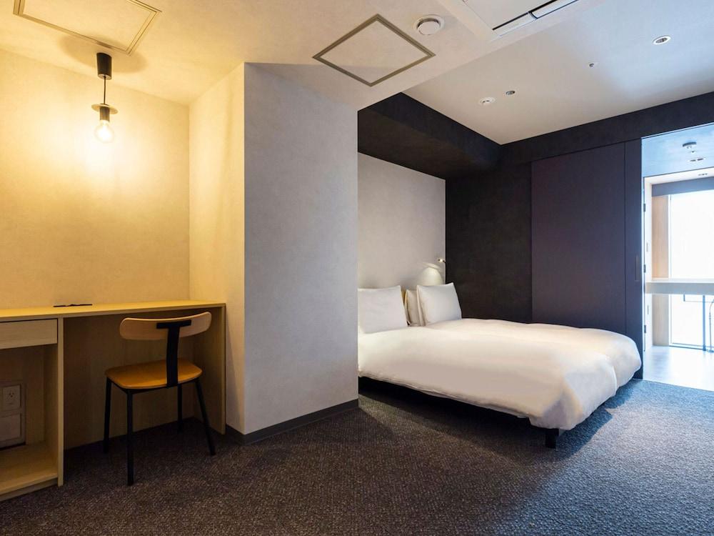 AKABANEHOLIC HOTEL Room Type - Superior Hollywood Twin, Non Smoking