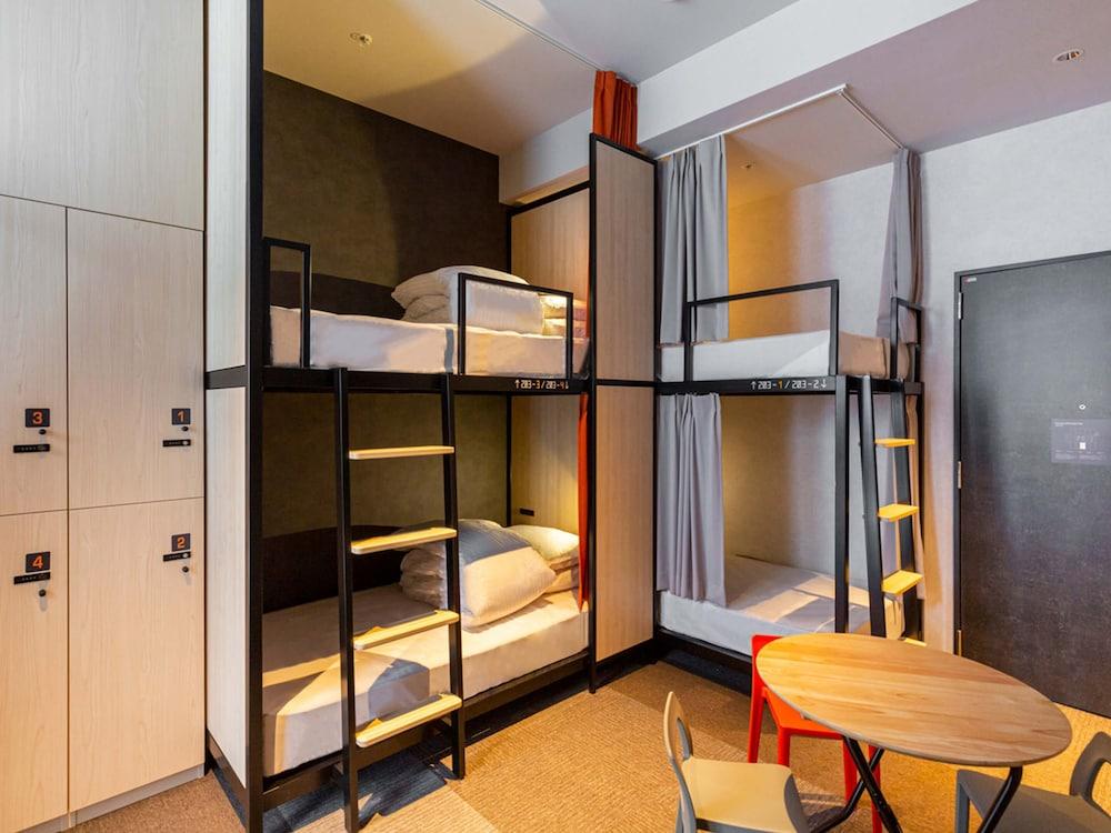 AKABANEHOLIC HOTEL Room Type - Group Room, Non Smoking