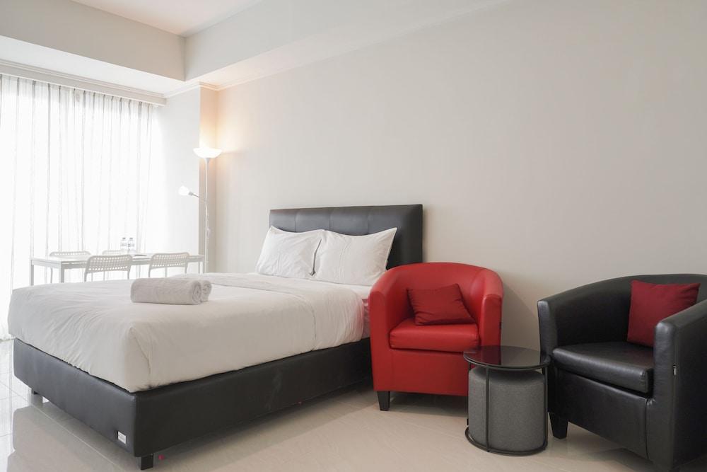 Comfort and Homey Studio at Green Sedayu Apartment