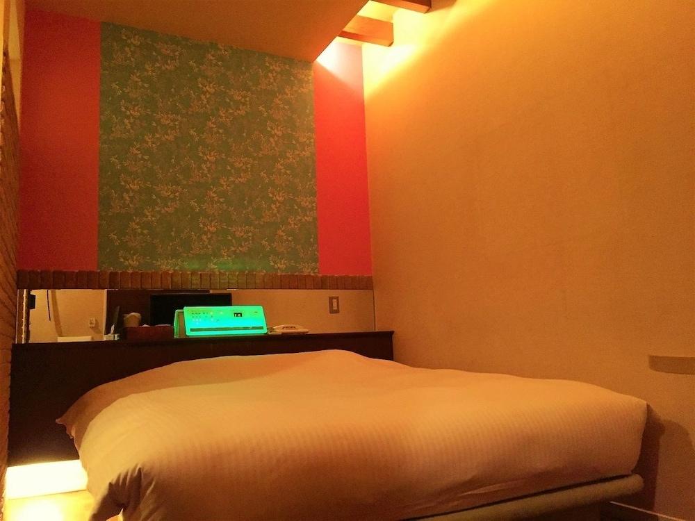 Hotel C-Heaven - Adults Only - Tap to explore photos