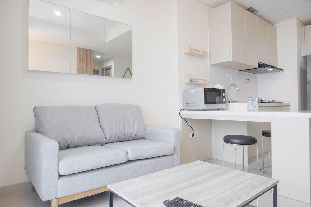 Nice And Comfort 2Br At Pejaten Park Apartment - Tap to explore photos