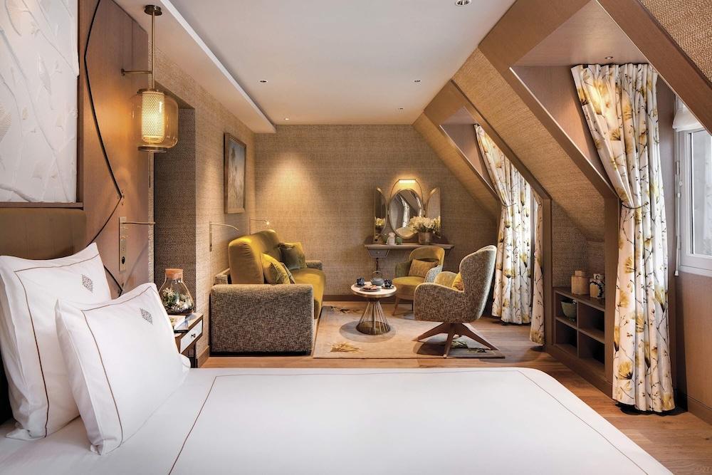 La Demeure Montaigne Room Type - Junior Suite Eiffel La Demeure Montaigne Room Type - Junior Suite Eiffel