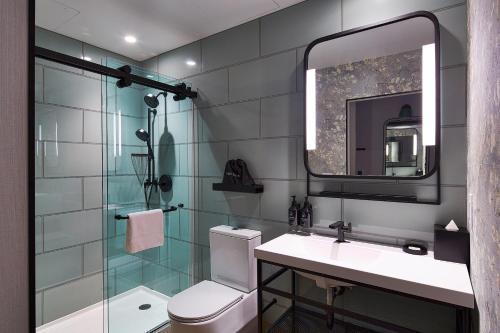 Hotel Indigo NYC Financial District by IHG - Tap to explore photos