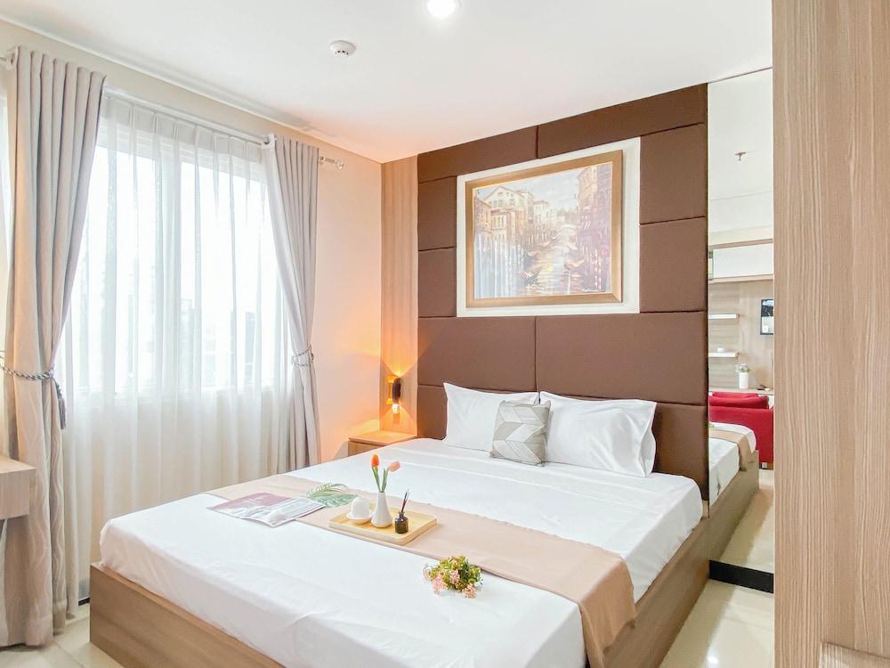 Comfort Studio At Sky Terrace Apartment