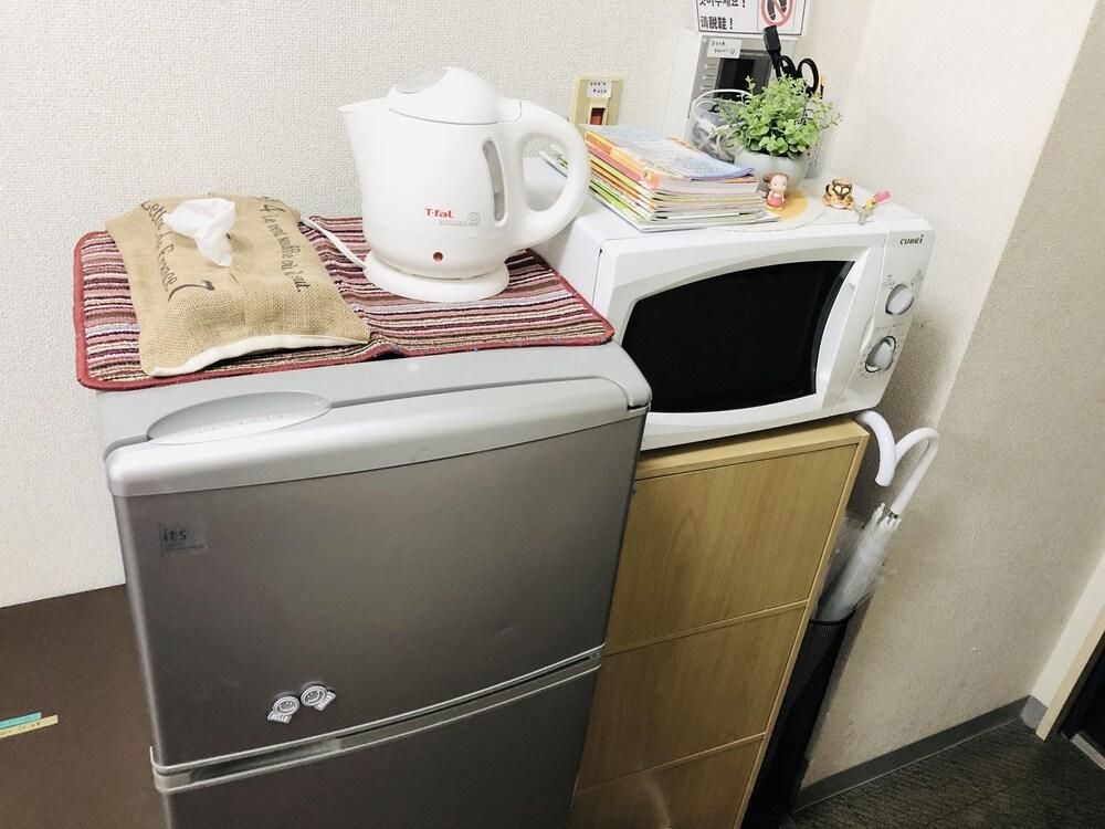 L2 Shinjuku Apartment - Tap to explore photos
