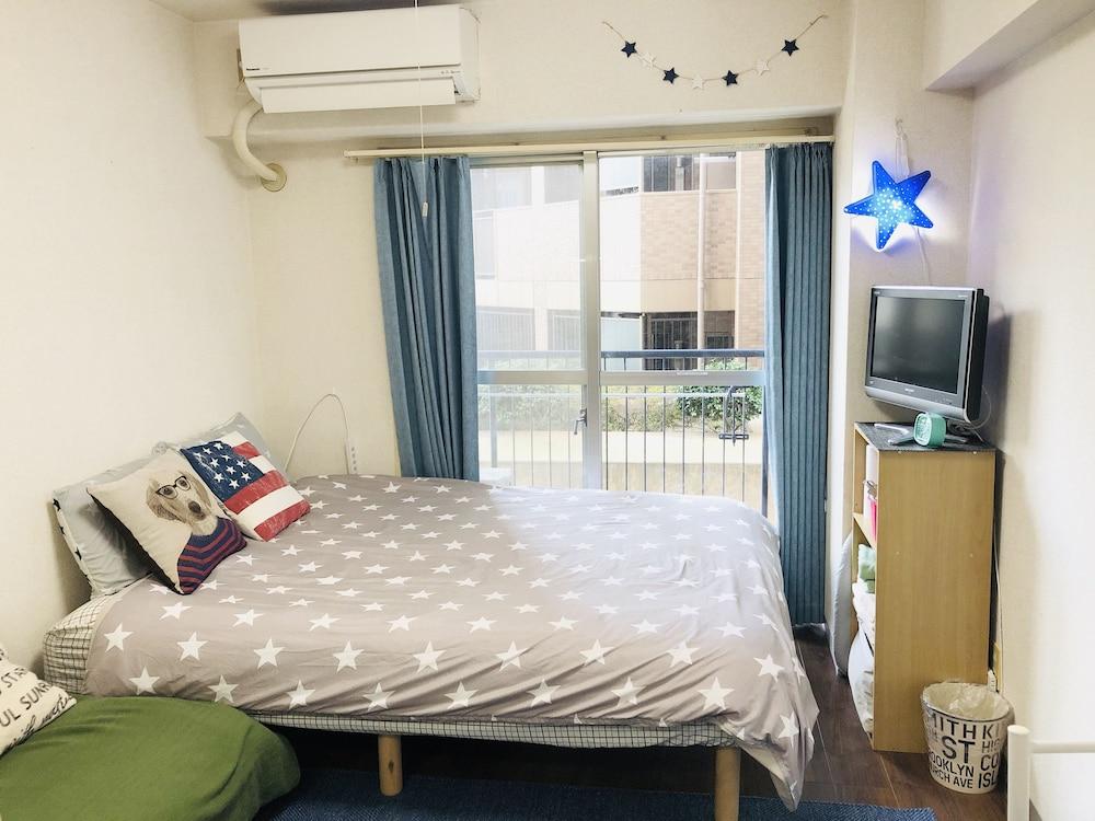 L2 Shinjuku Apartment - Tap to explore photos